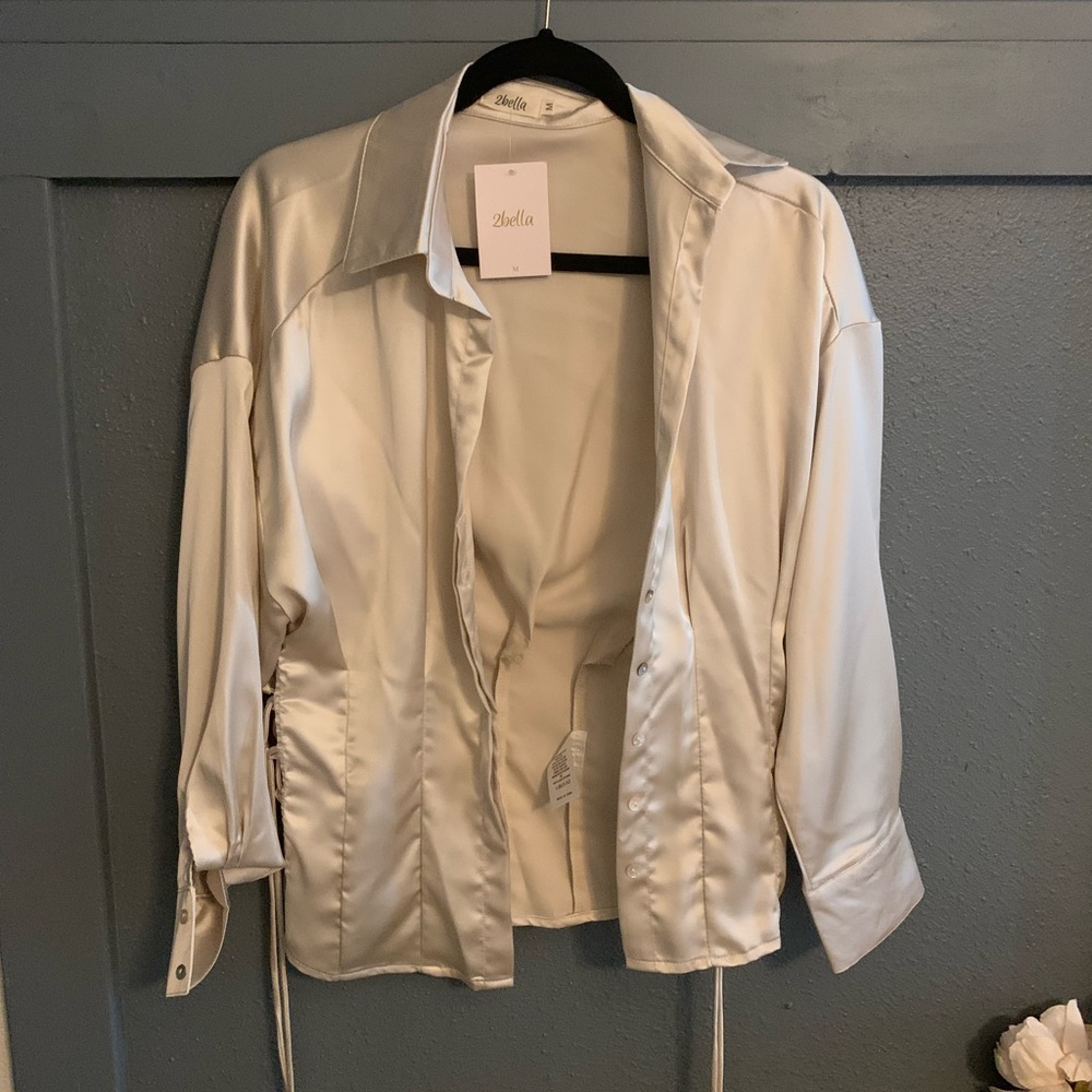 2 Bella NWT Top